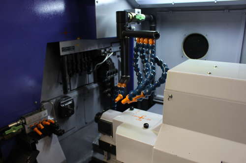 Tornos de Cabeçote Deslizantes de Alta Precisão